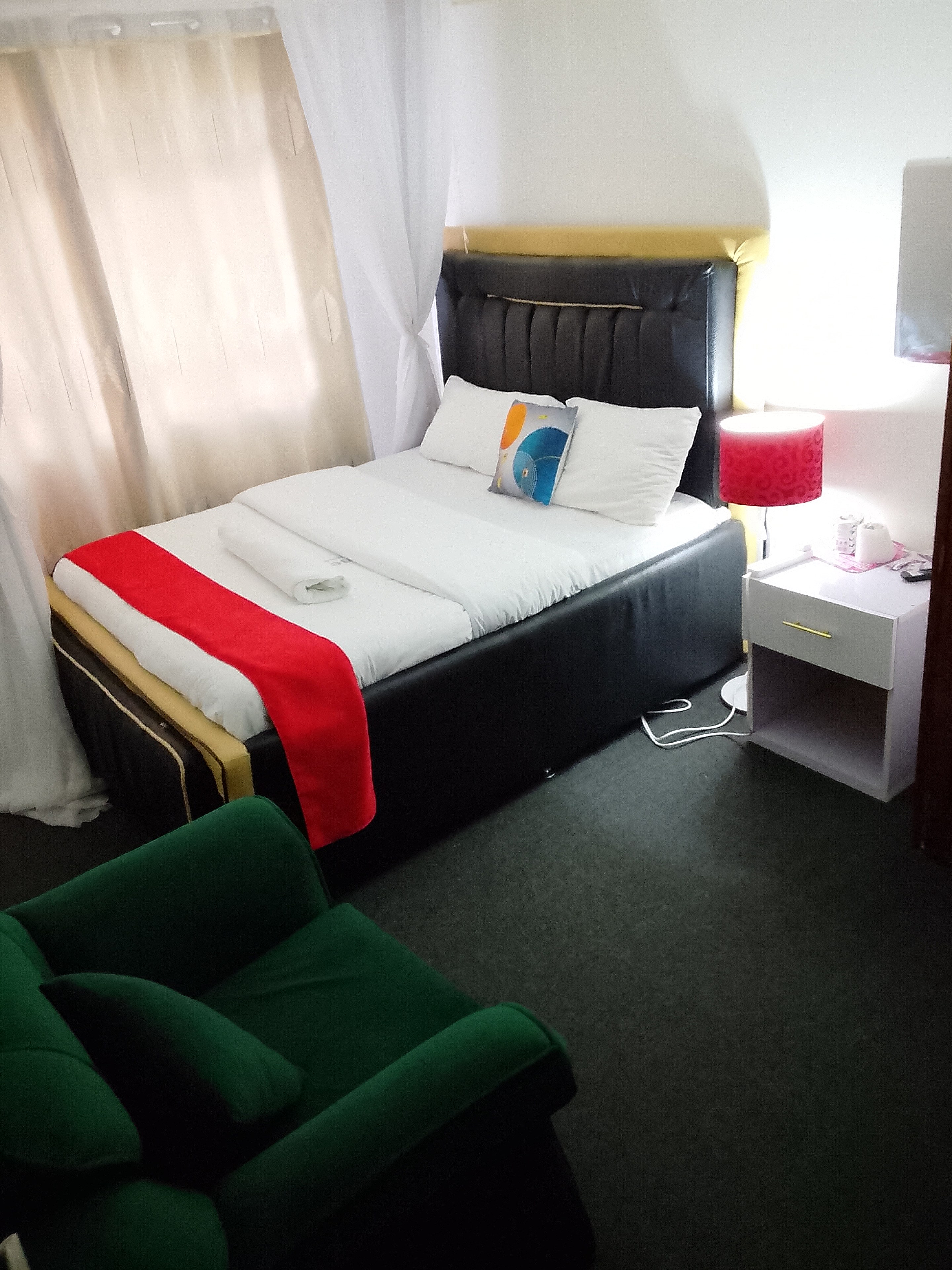 Room 02/ Kilimanjaro
